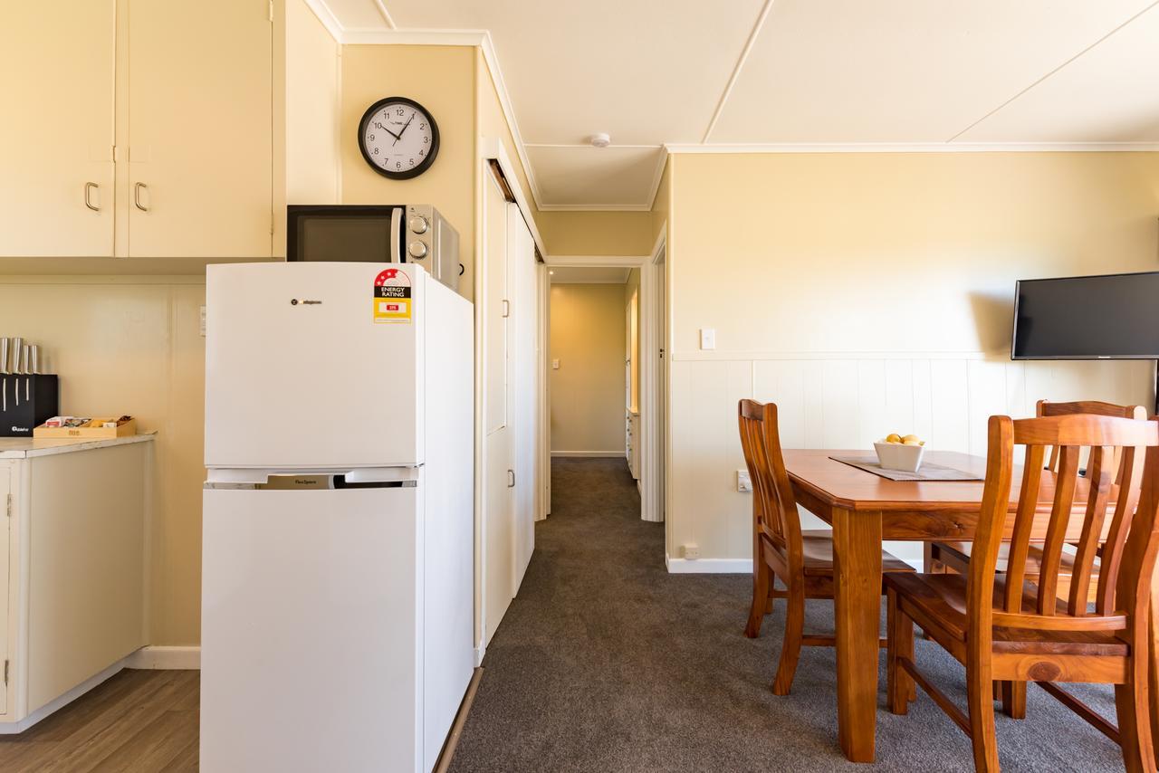 Waitangi Beach Bach 30B Екстер'єр фото