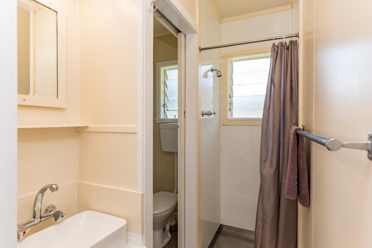 Waitangi Beach Bach 30B Екстер'єр фото
