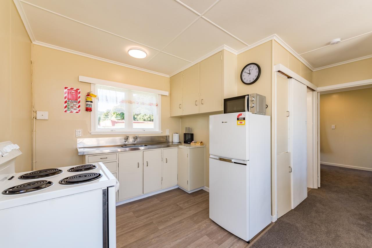 Waitangi Beach Bach 30B Екстер'єр фото