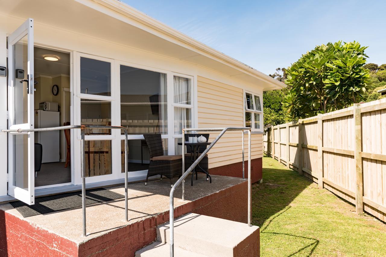 Waitangi Beach Bach 30B Екстер'єр фото